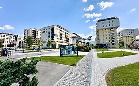 Kasper Coresi Mall - Rise Private Apartments & Suites